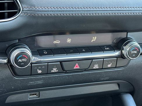 Used 2019 MAZDA MAZDA3 Hatchback w/ Preferred Package image 20