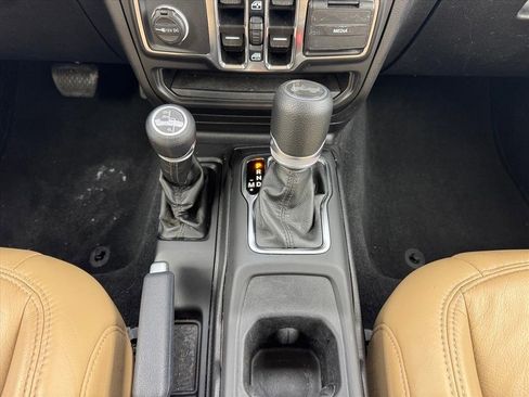 Used 2021 Jeep Wrangler Unlimited Sport image 17