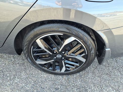 Used 2023 Nissan Versa SR w/ Trunk Package image 8