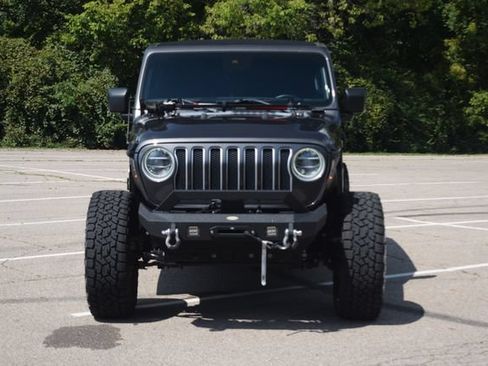 Used 2019 Jeep Wrangler Unlimited Sahara AWD/4WD image 18