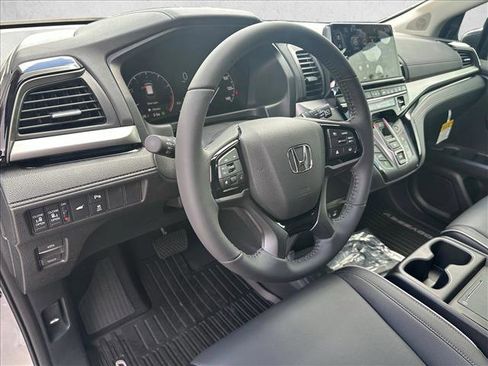 New 2026 Honda Odyssey Touring image 2