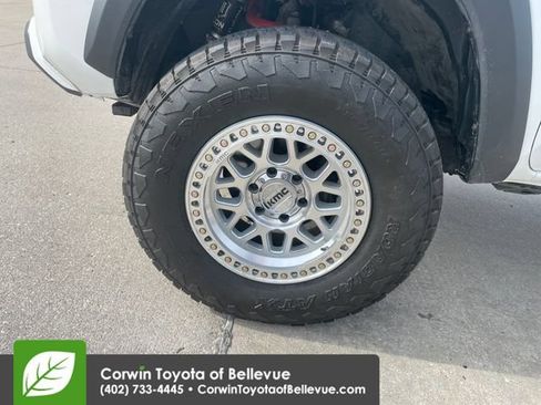 Used 2017 Toyota Tacoma TRD Off-Road w/ Tow Package (A/T) AWD/4WD image 39