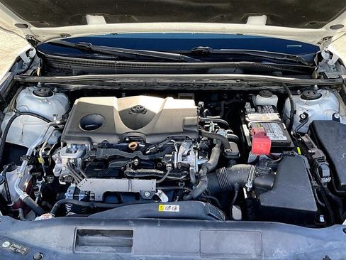 Used 2020 Toyota Camry LE image 11