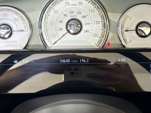 Used 2018 Rolls-Royce Dawn RWD image 17