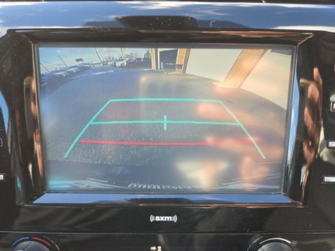 Used 2020 Toyota Camry SE image 19