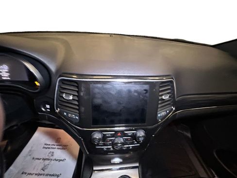 Used 2021 Jeep Grand Cherokee Limited image 10