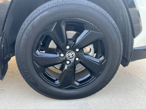 Used 2020 Toyota RAV4 XSE AWD/4WD image 11