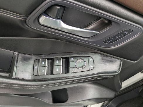 Used 2023 Nissan Rogue SL w/ SL Premium Package image 18