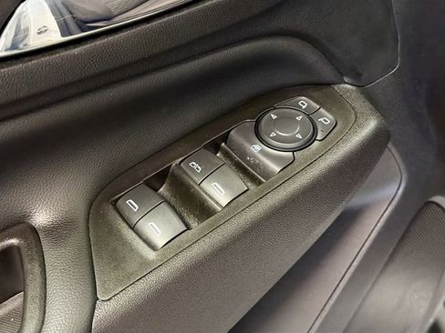 Used 2020 Chevrolet Equinox LT image 17