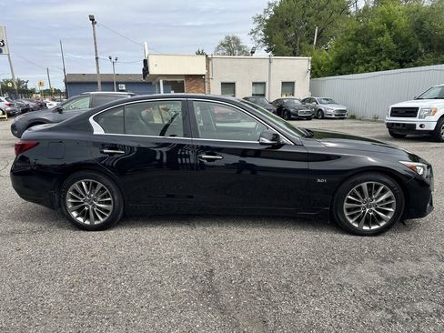 Used 2019 INFINITI Q50 Luxe w/ Essential Package (3.0T Luxe) AWD/4WD image 8
