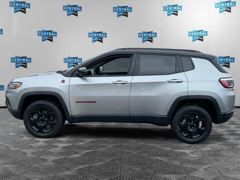 Used 2023 Jeep Compass Trailhawk w/ Sun and Sound Group AWD/4WD image 3