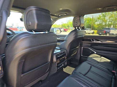 Used 2022 Jeep Wagoneer Series II RWD image 10