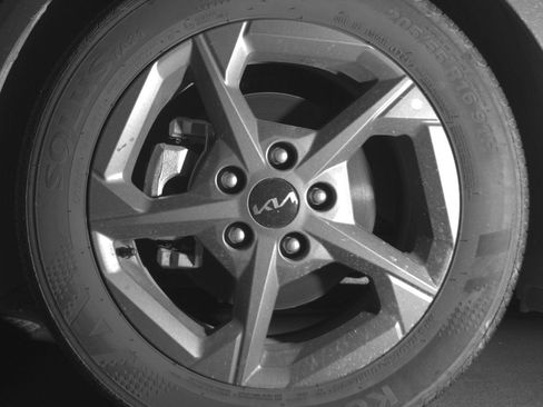 Used 2025 Kia K4 FWD image 12