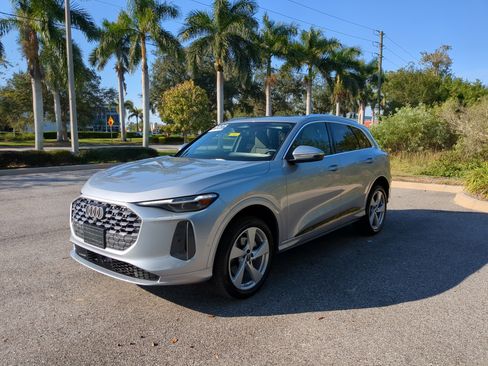 Certified 2025 Audi Q5 Premium Plus w/ Premium Plus image 8