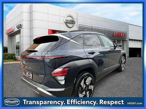Used 2025 Hyundai Kona Limited AWD/4WD image 2