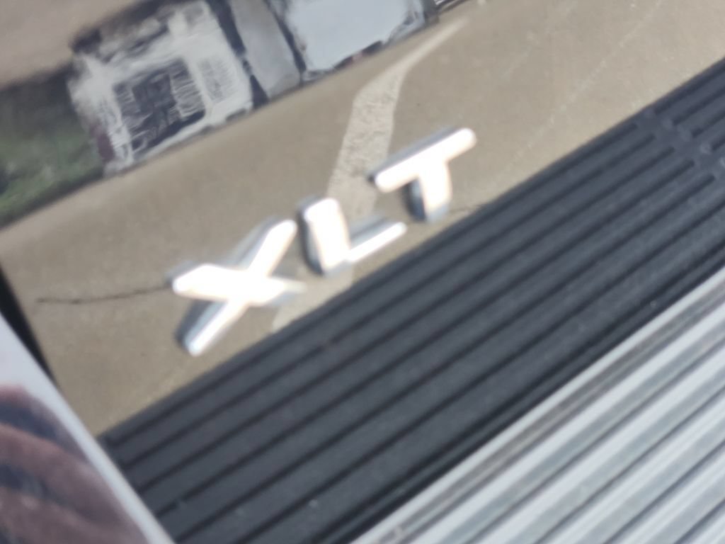 Used 2020 Ford Expedition XLT w/ Equipment Group 202A AWD/4WD image 14