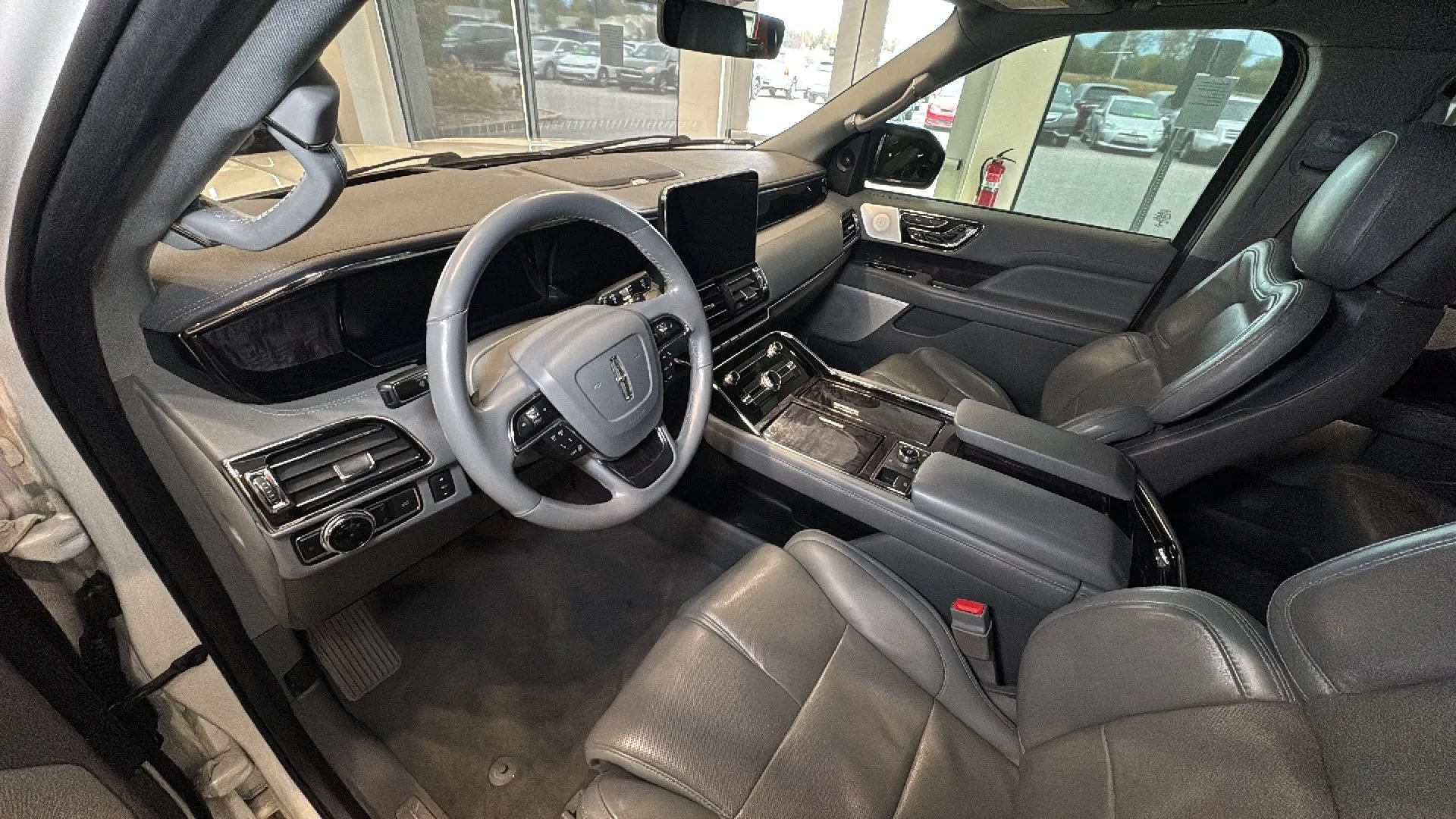 Used 2020 Lincoln Navigator L Reserve w/ Luxury Package AWD/4WD image 24