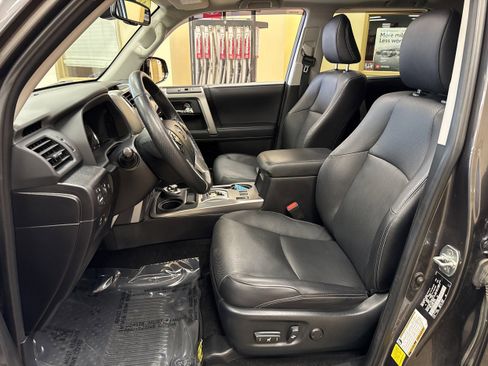 Used 2023 Toyota 4Runner Limited image 30