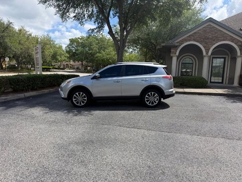 Used 2017 Toyota RAV4 Limited image 11