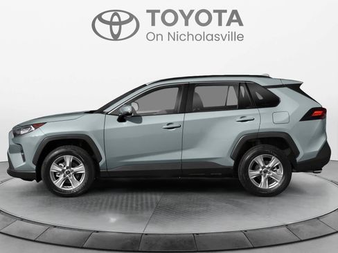 Used 2019 Toyota RAV4 XLE AWD/4WD image 3
