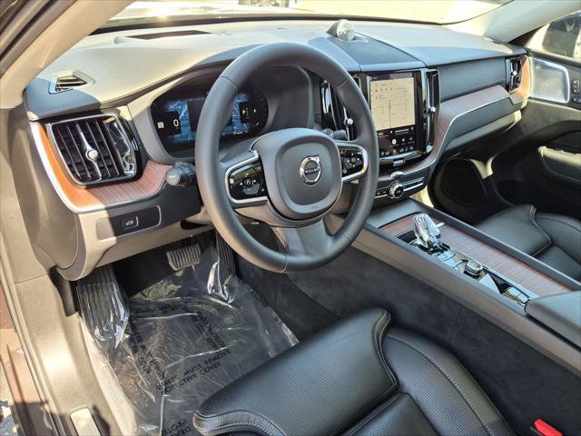 Certified 2024 Volvo XC60 B5 Ultimate w/ Protection Package Premier AWD/4WD image 12