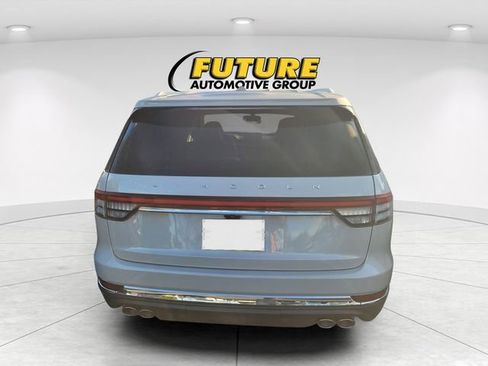 Used 2020 Lincoln Aviator Reserve w/ Equipment Group 201A image 4