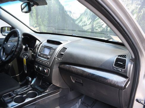 Used 2015 Kia Sorento LX AWD/4WD image 24