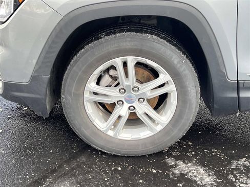 Certified 2023 GMC Terrain SLE w/ Driver Convenience Package image 6