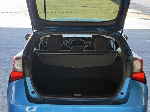 Used 2021 Toyota Prius LE image 18