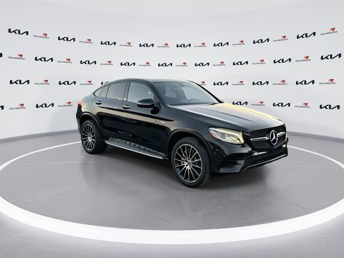 Used 2019 Mercedes-Benz GLC 300 4MATIC Coupe image 2