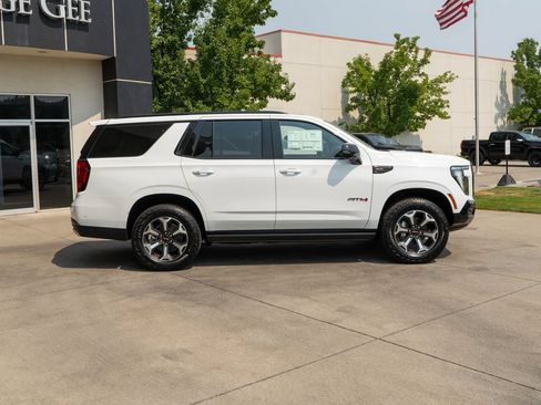New 2026 GMC Yukon AT4 Ultimate AWD/4WD image 8
