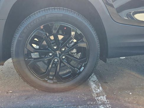 Used 2020 GMC Terrain SLE w/ Driver Convenience Package FWD image 7