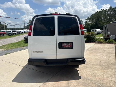 Used 2024 Chevrolet Express 3500 LS RWD image 6