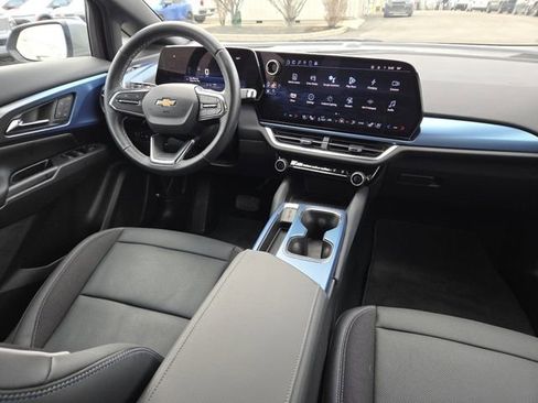 Used 2024 Chevrolet Equinox EV LT image 27