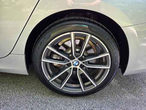 Used 2019 BMW 330i Sedan w/ Premium Package RWD image 18