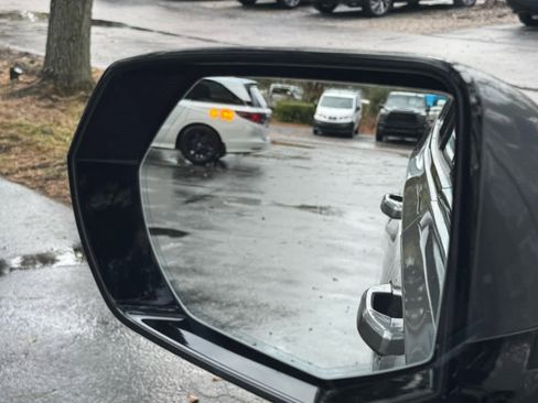 Used 2025 GMC Yukon AT4 w/ AT4 Premium Package image 24