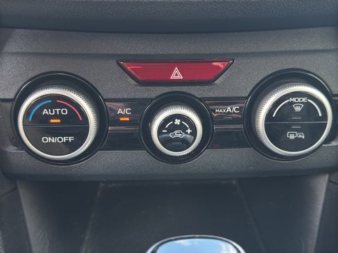 Used 2021 Subaru Crosstrek 2.0i Premium w/ Moonroof Package image 21