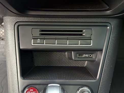 Used 2017 Volkswagen Tiguan Sport FWD image 31