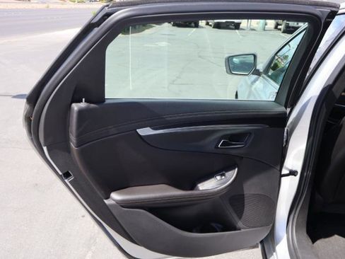 Used 2017 Chevrolet Impala LT w/ Convenience Package FWD image 20