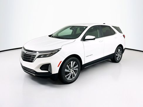Used 2023 Chevrolet Equinox LT image 3