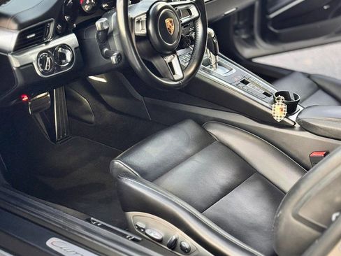 Used 2017 Porsche 911 Carrera 4S image 3