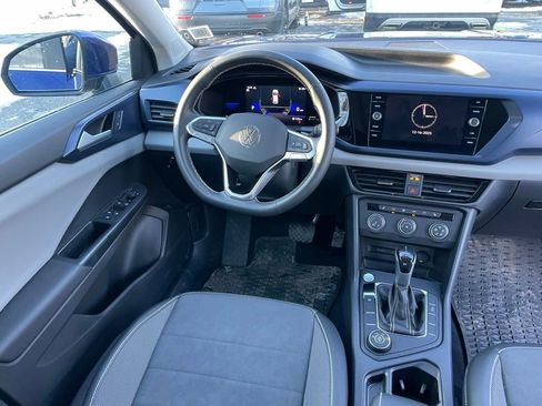 Certified 2022 Volkswagen Taos SE image 7