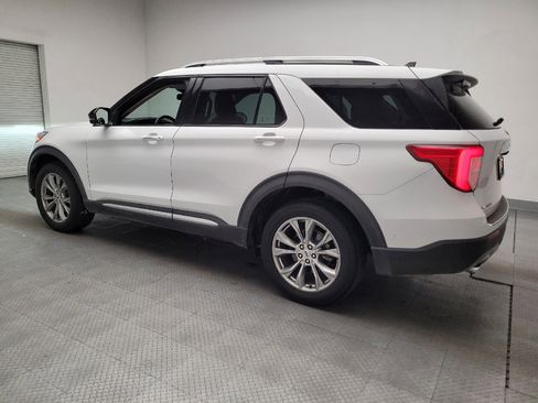 Used 2021 Ford Explorer Limited w/ Equipment Group 301A AWD/4WD image 3