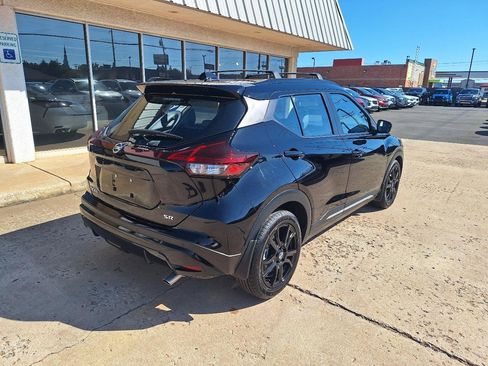 Used 2021 Nissan Kicks SR w/ SR Premium Package FWD image 9