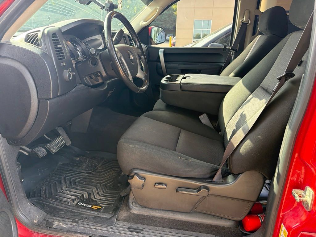 Used 2012 Chevrolet Silverado 1500 LT AWD/4WD image 2