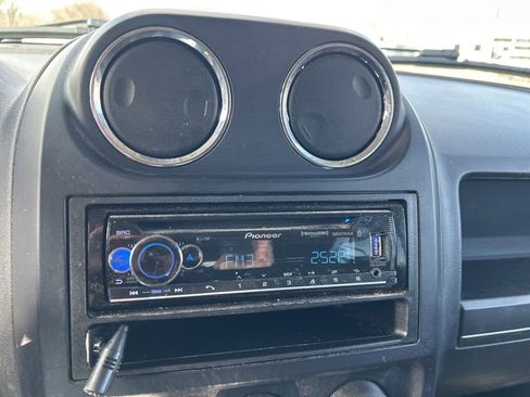 Used 2016 Jeep Patriot Latitude image 24