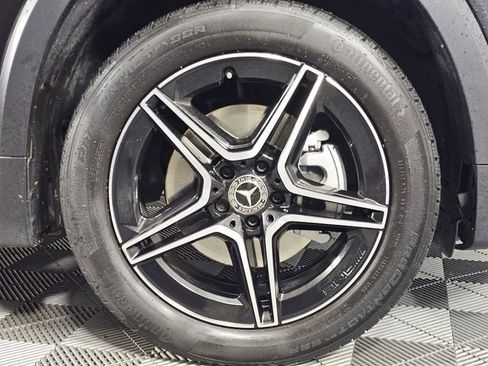 Used 2022 Mercedes-Benz GLB 250 4MATIC image 9