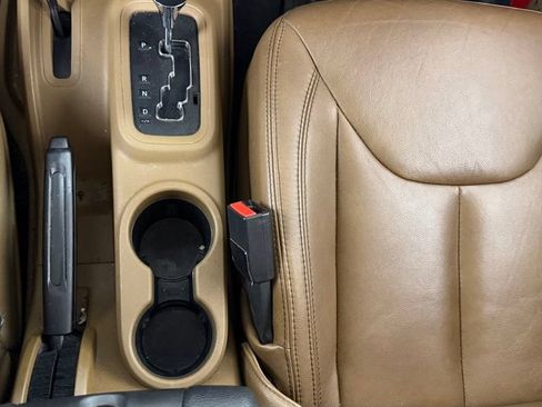 Used 2013 Jeep Wrangler Unlimited Sahara w/ Connectivity Group AWD/4WD image 22