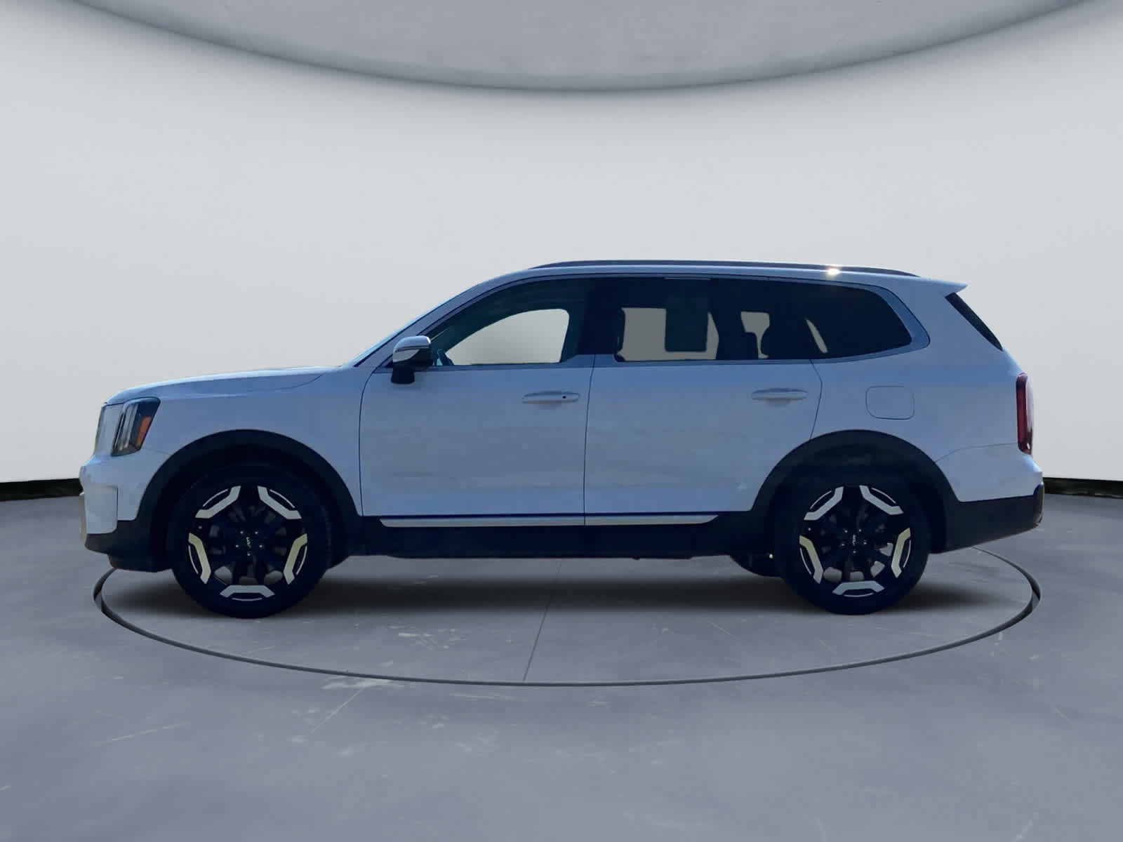 Used 2024 Kia Telluride S w/ S Sunroof Package FWD image 9