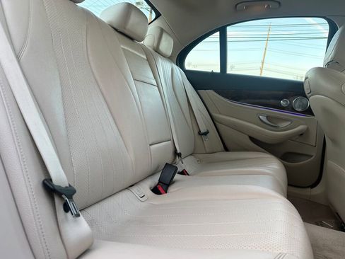 Used 2019 Mercedes-Benz E 300 4MATIC image 25